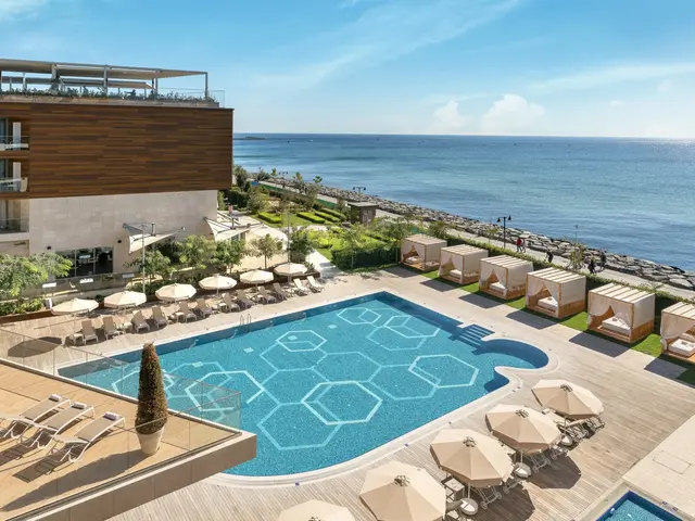 фото отеля Crowne Plaza Istanbul - Florya изображение №1