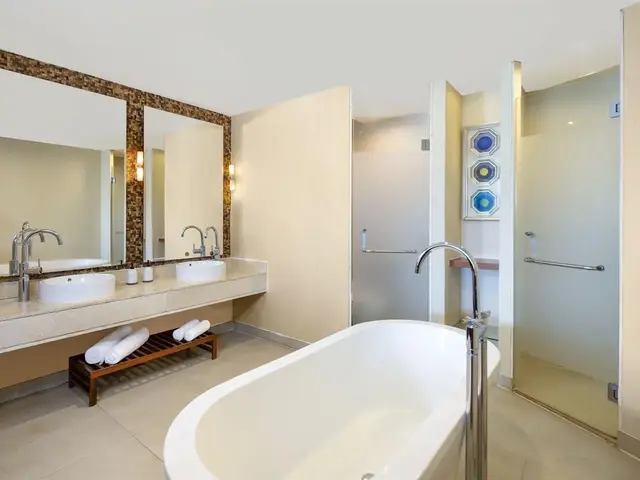 фотографии Swissotel & Grand Mercure Sanya Yalong Bay (ex. Grand Mercure Sanya Yalong Bay; Huayu Resort & Spa Yalong Bay Sanya) изображение №28