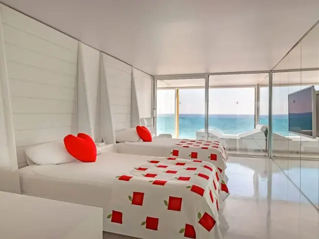 фотографии Adam & Eve изображение №4