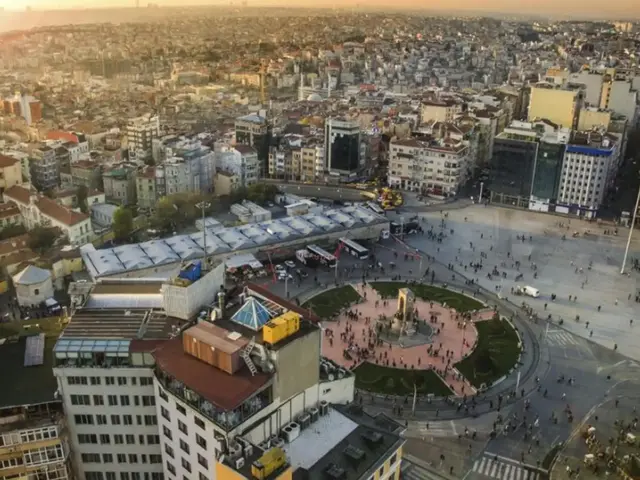 фотографии отеля Les Temps Istanbul Karakoy, Curio Collection by Hilton изображение №3