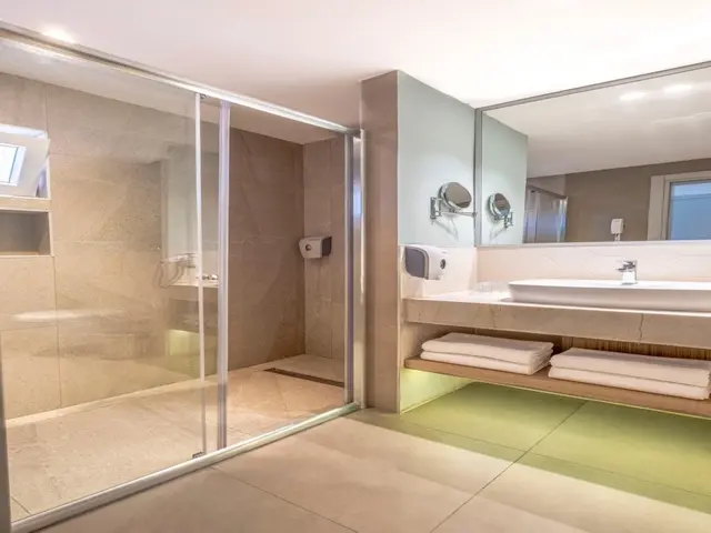 фото Queen's Park Le Jardin (ex. Le Jardin Resort) изображение №2