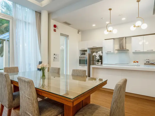 фотографии отеля Splash Beach Resort (ex. Grand West Sands Resort & Villas; Centara West Sands Phuket) изображение №51