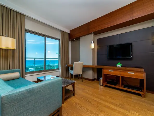 фотографии отеля Commodore Elite Suites & Spa изображение №3