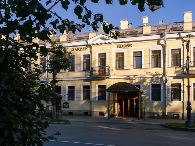 Голден Отель (Golden Hotel)