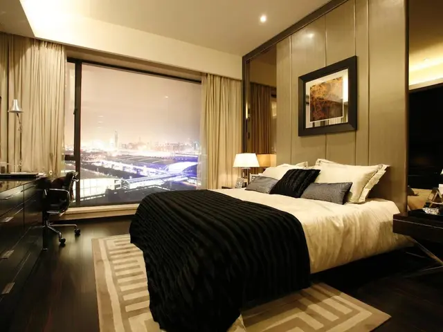 фото Silin Residence Poly World Trading Center изображение №2