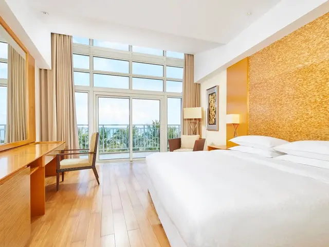 фото Four Points by Sheraton Shenzhou Peninsula изображение №2