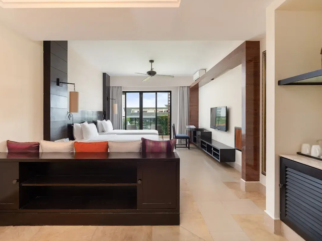 фото отеля Ramada Plaza By Wyndham Sanya Bay (ex. Wyndham Sanya Bay Annex Building; Sanya Lihe) изображение №9