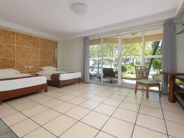 фотографии отеля Palm Beach Resort & Spa изображение №11