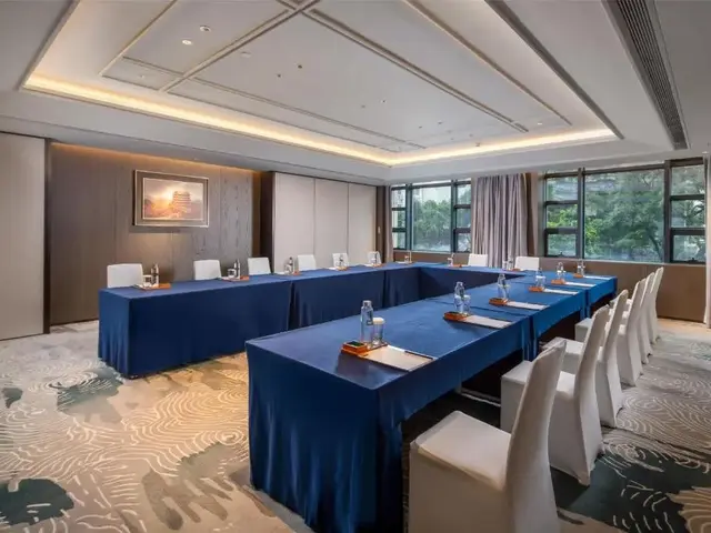 фото отеля Yuexiu Guangzhou, Curio Collection By Hilton изображение №9