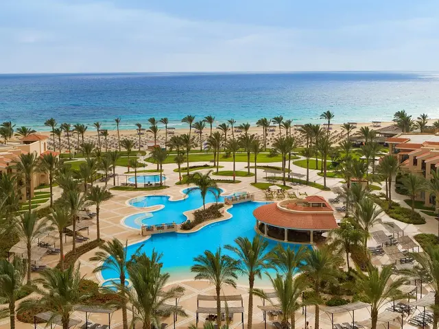 фото отеля Jaz Almaza Beach изображение №1