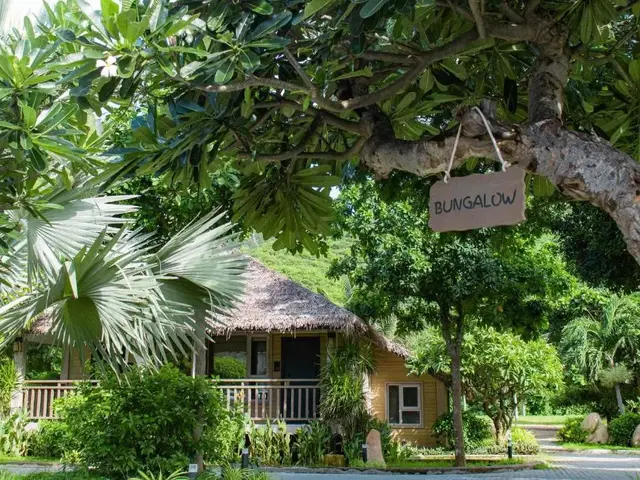 фотографии отеля Lan Rung Beach Resort изображение №27