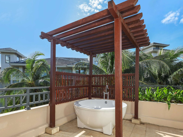 фото отеля Swissotel & Grand Mercure Sanya Yalong Bay (ex. Grand Mercure Sanya Yalong Bay; Huayu Resort & Spa Yalong Bay Sanya) изображение №17