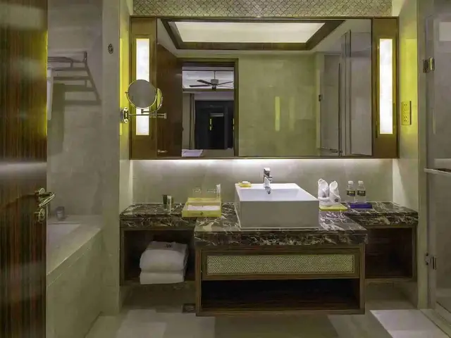 фото отеля Jinghai Hotel Resort изображение №5