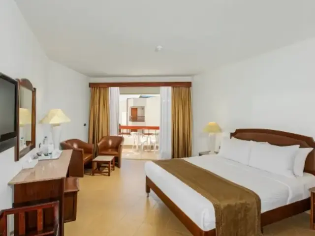 фото Marlin Inn Azur Resort (ex. Marlin Inn Beach Resort) изображение №2