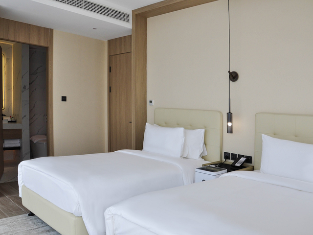 фото Laya Resort Phuket Island (ex. Wanda Vista Resort Phuket Island Laya) изображение №2