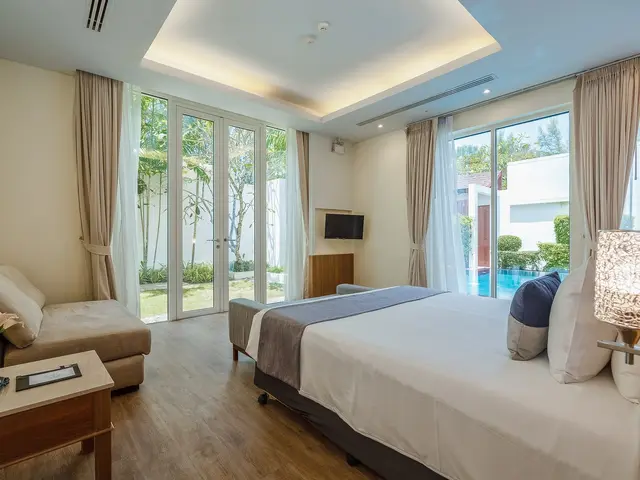 фото отеля Splash Beach Resort (ex. Grand West Sands Resort & Villas; Centara West Sands Phuket) изображение №49