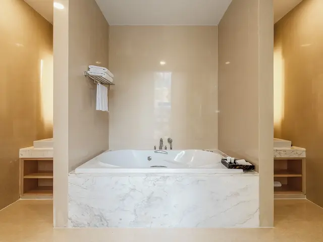 фотографии отеля Splash Beach Resort (ex. Grand West Sands Resort & Villas; Centara West Sands Phuket) изображение №47