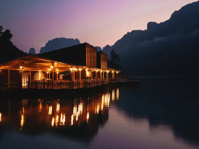 фото отеля 360 Issara Floating Resort изображение №21