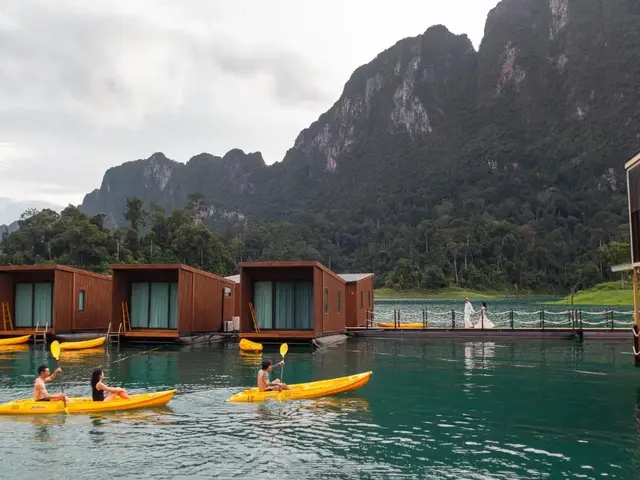 фото отеля 360 Issara Floating Resort изображение №13