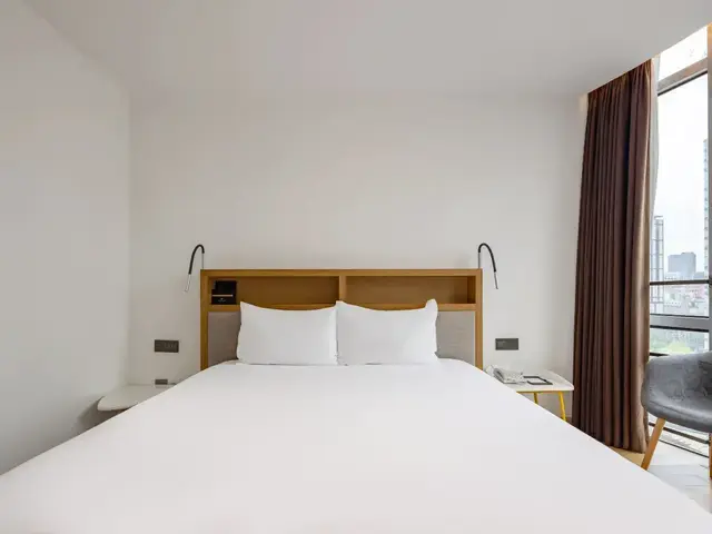 фото отеля Gem (Shanghai Bund Nanjing East Road Pedestrian Street Shop) изображение №37