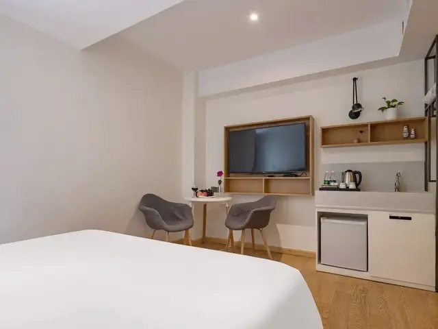 фото Gem (Shanghai Bund Nanjing East Road Pedestrian Street Shop) изображение №34