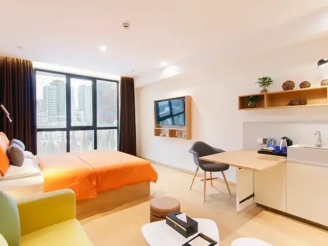 фото Gem (Shanghai Bund Nanjing East Road Pedestrian Street Shop) изображение №14