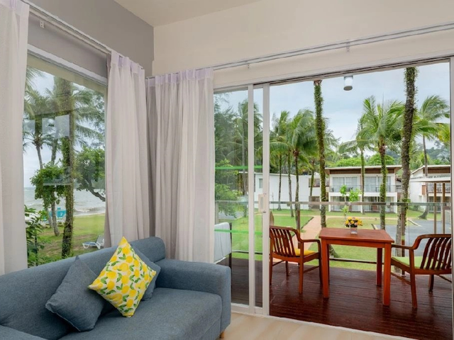 фото отеля The Briza Beach Resort (ex. The Briza Khao Lak) изображение №13