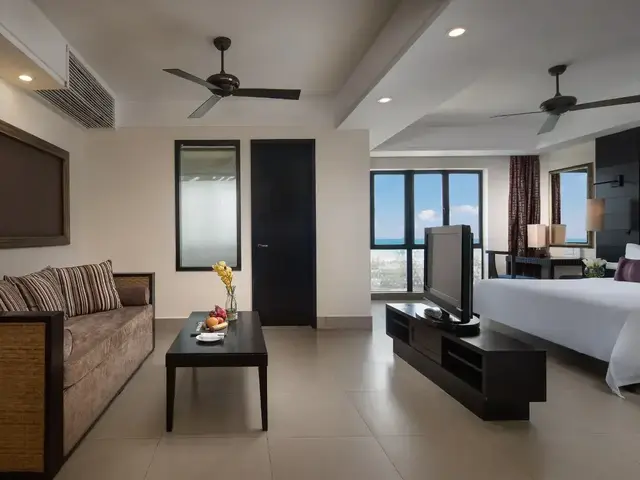 фото Ramada Plaza By Wyndham Sanya Bay (ex. Wyndham Sanya Bay Annex Building; Sanya Lihe) изображение №2