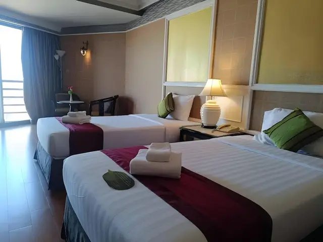 фото First Pacific Hotel & Convention (ex. Town In Town) изображение №2