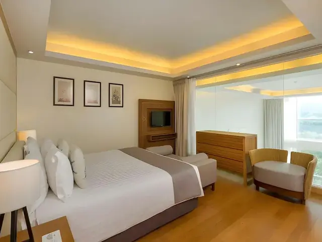 фотографии Splash Beach Resort (ex. Grand West Sands Resort & Villas; Centara West Sands Phuket) изображение №24