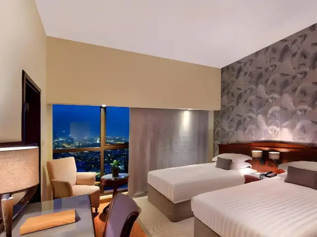 фото Majestic City Retreat (ex. Majestic Hotel Tower) изображение №2