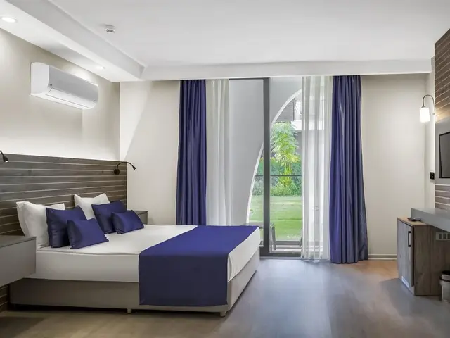 фото Side Square изображение №2