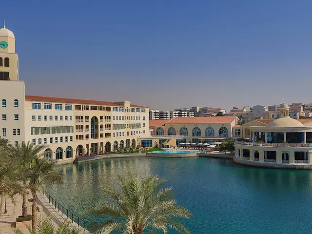Millennium Lakeview (ex. Copthorne Lakeview Hotel, Green Community; Courtyard by Marriott Dubai, Green Community)
