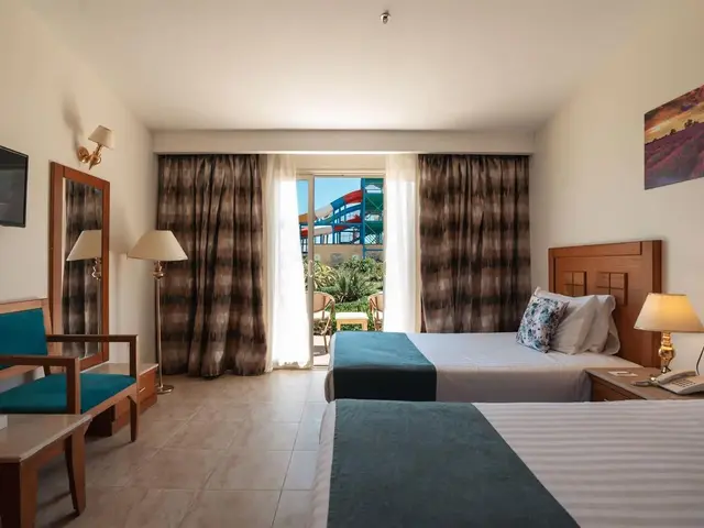 фото отеля Sunrise Serano Aqua Park Resort (ex. Riviera Aqua Park Resort By Sunrise (ex. Hawaii Riviera Aqua Park Resort) изображение №5