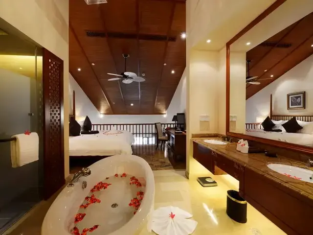 фото отеля Stony Brook Villa Jianguo Resort Sanya (Shixishu Jianguo Yalong Bay Resort) изображение №5