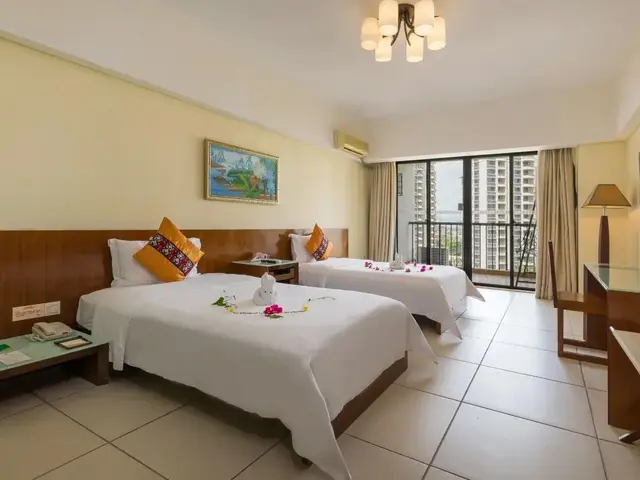 фото J Hotel (ex. Yuhai International Resort; Azure Resort) изображение №2