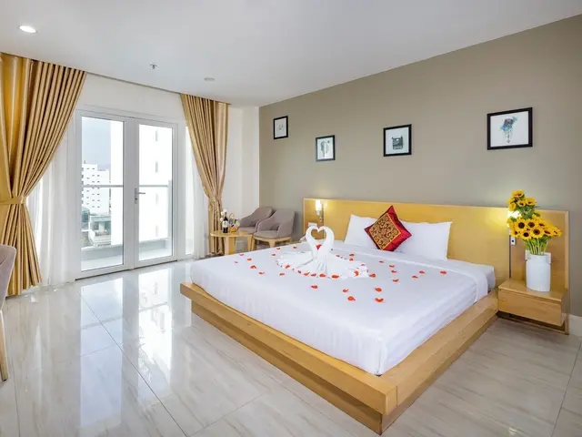 фото Gibson (ex. Monica) изображение №26