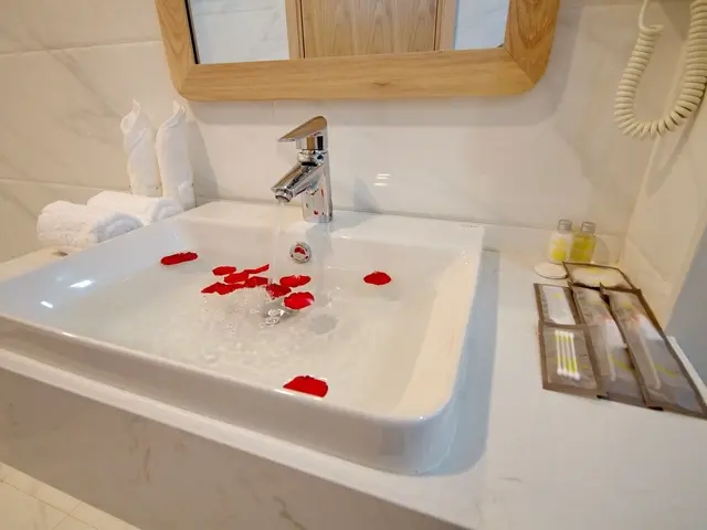 фото Gibson (ex. Monica) изображение №34