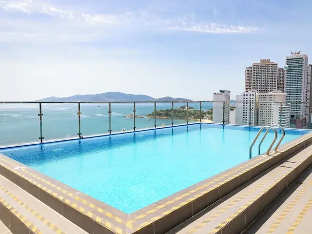 фото Gibson (ex. Monica) изображение №22