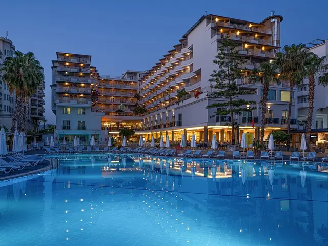 фотографии отеля Holiday Park Resort изображение №31