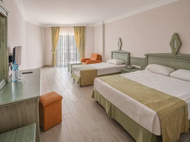 фотографии отеля Holiday Park Resort изображение №19