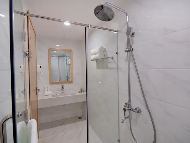 фото Gibson (ex. Monica) изображение №2