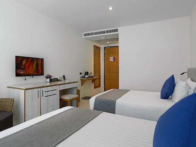 фото Splash Beach Resort (ex. Grand West Sands Resort & Villas; Centara West Sands Phuket) изображение №14