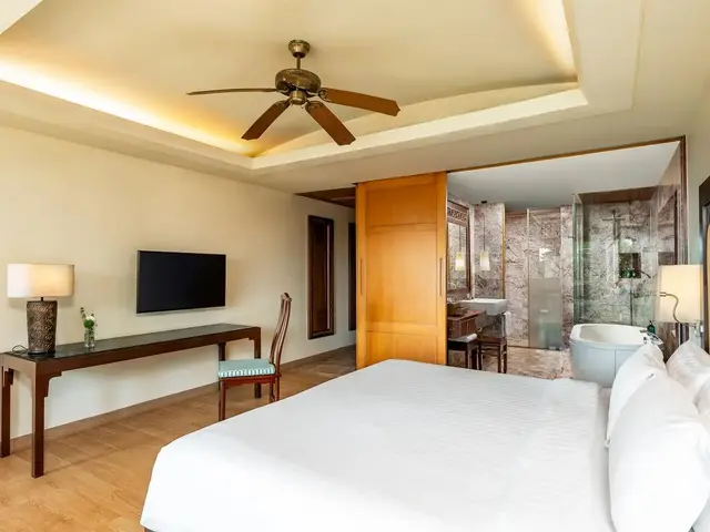 фото отеля Centara Grand Beach Resort Phuket изображение №13