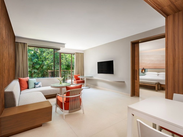 фото Renaissance Phuket Resort & Spa изображение №6