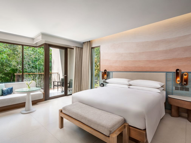 фото отеля Renaissance Phuket Resort & Spa изображение №5