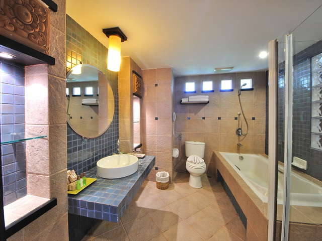 фото отеля Woraburi Phuket Resort & Spa изображение №5