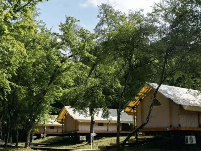 фото отеля Глэмпинг Белый Кролик (Glamping Belyj Krolik) изображение №1