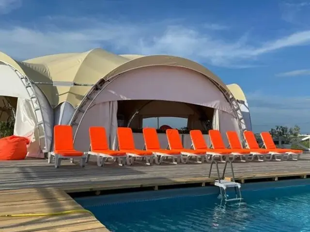 фото отеля Глэмпинг Альфа Дом (Glamping Alfa Dom) изображение №1