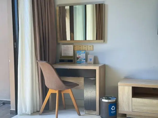 Barry Boutique Seaview